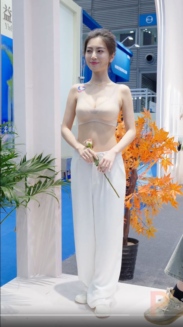 中國 深圳 SIUF內衣展 樂齒利時秀 內衣模特